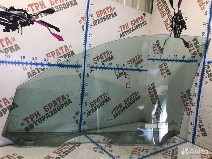 Шкода Фабия Стекло двери передней Прав