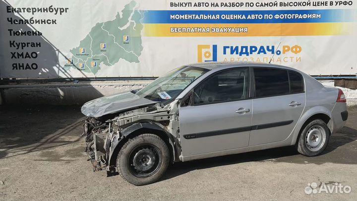 Крышка зеркала внутренняя правая Renault Megane 2