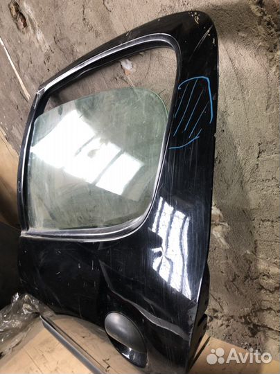 Дверь Peugeot 206