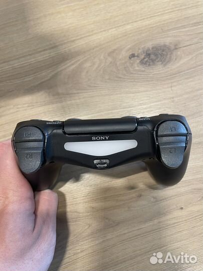 Dualshock 4 wireless controller