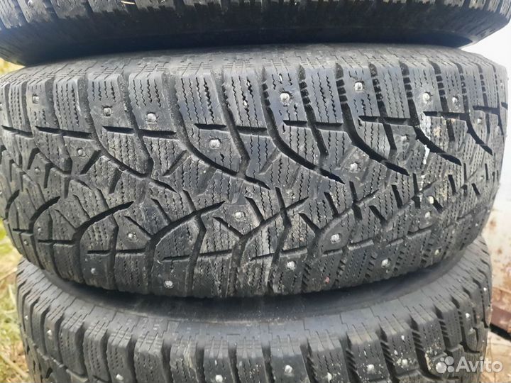 Bridgestone Blizzak Spike-02 195/65 R15