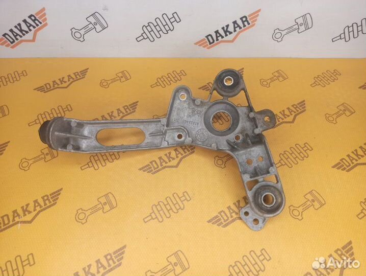 Кронштейн мотора стеклоочистителя передний правый