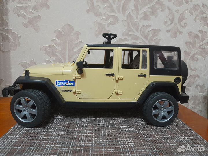 Bruder: машинка