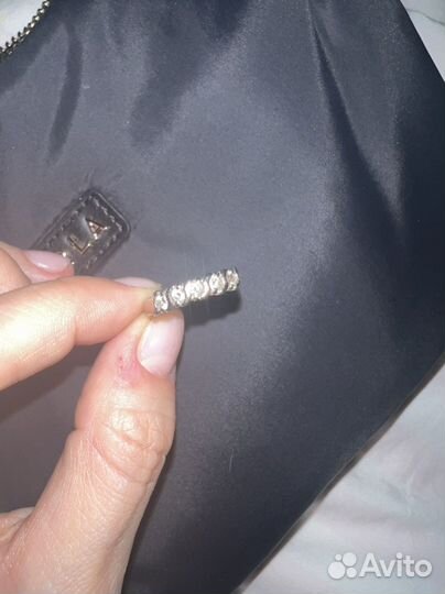 Кольцо с бриллиантом