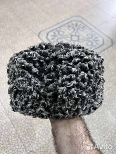 Каракулевая шапка