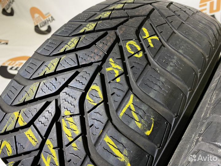 Yokohama BluEarth Winter V905 215/60 R17