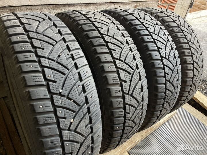Cooper Weather-Master S/T 3 195/65 R15