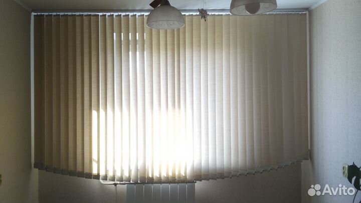 Жалюзи вертикальные с карнизом