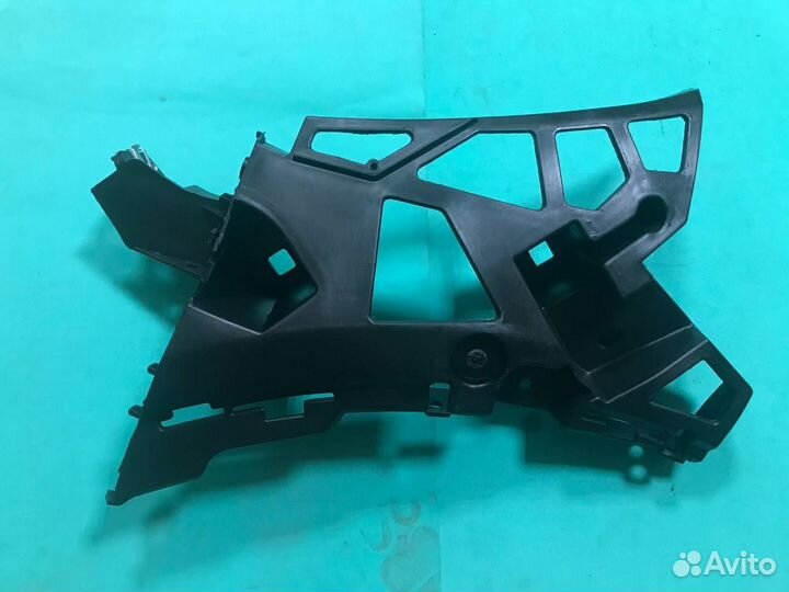 Мерседес 166, 292 кронштейн фары новый