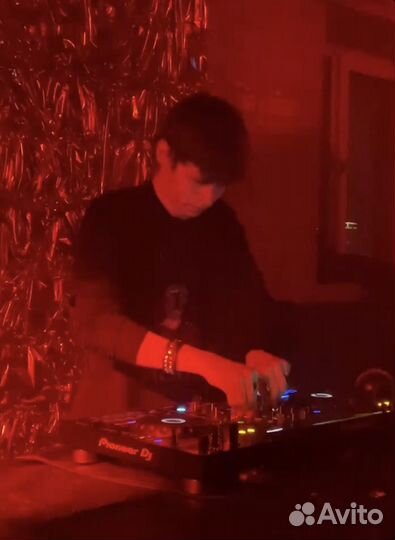 Диджей, звукорежиссер на мероприятия