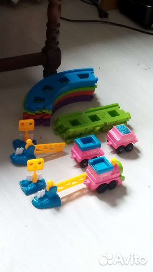 Игрушка электрический паровоз с вагонами