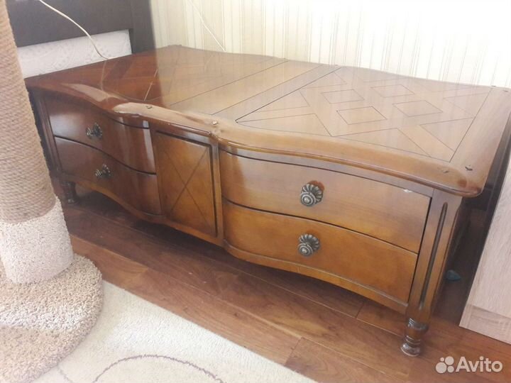 Журнальный столик из массива дерева