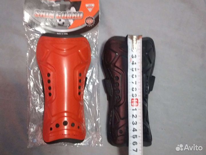 Футбольные щитки, гетры