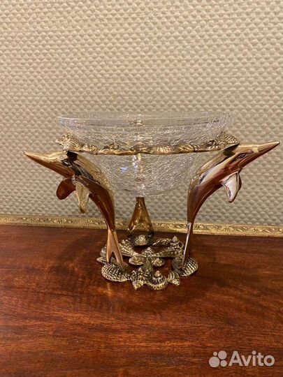 Ваза с дельфинами