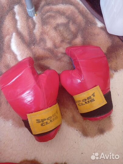 Боксерские перчатки