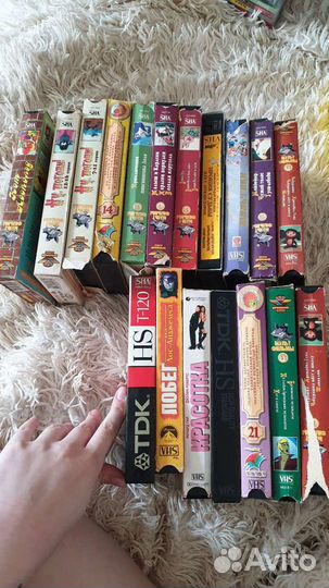 Видеокасеты с мультиками и фильмами