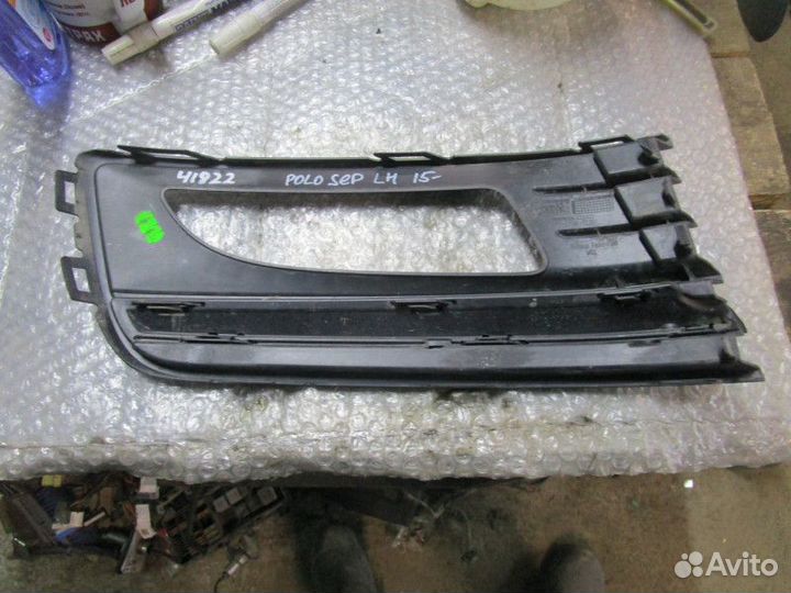 Решетка в бампер левая VW Polo (Sed RUS) 2011 (пос