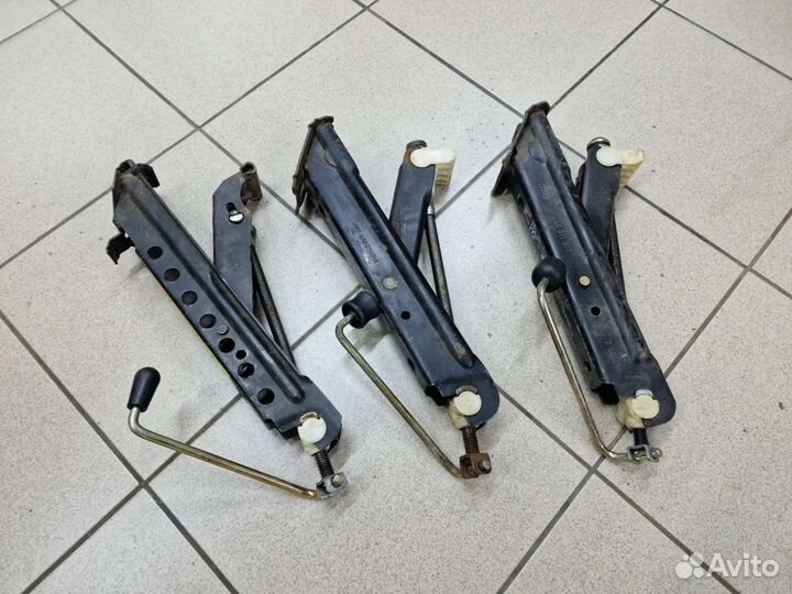 Оригинальный домкрат Audi 100/A6 C4 4A0011031B