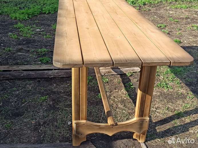 Стол деревянный