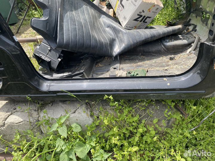 Авторазбор капот iveco