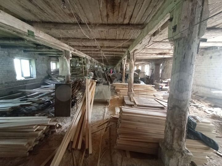 Продажа земельного участка с помещением 1000м2