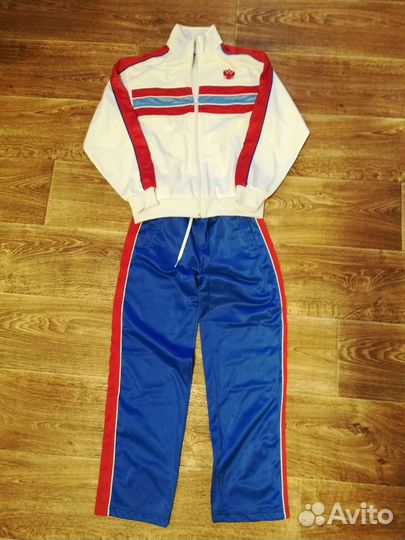 Спортивный костюм