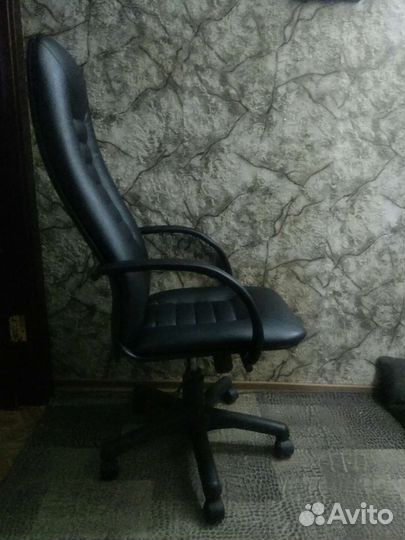 Компьютерное кресло