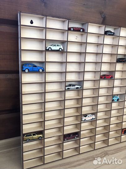 Полка-гараж на 150 машинок