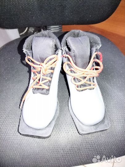 Лыжные ботинки