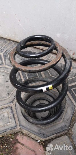 Пружина задняя Renault Traffic Opel Vivaro 2014