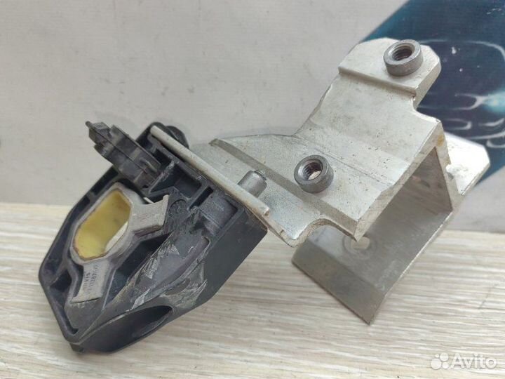 Кронштейн радиатора правый Bmw 3 F30 N55B30 2012