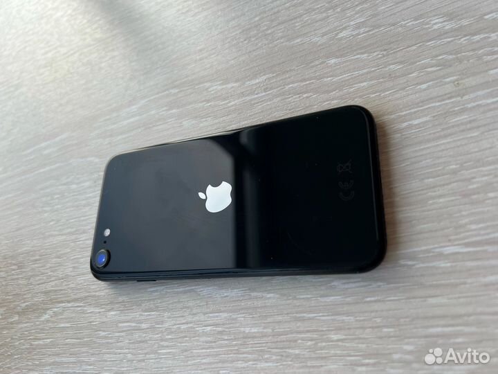 iPhone SE (2020), 64 ГБ