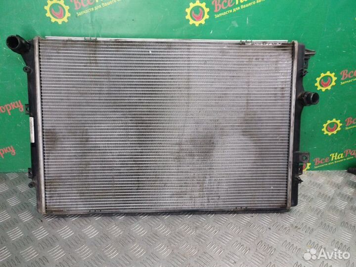 Радиатор охлаждения двигателя Volkswagen Tiguan