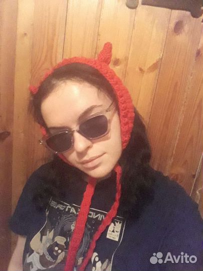 Чепчик с рожками чертика