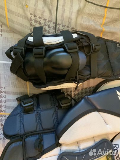 Нагрудник хоккейный вратарский reebok 9k YTL