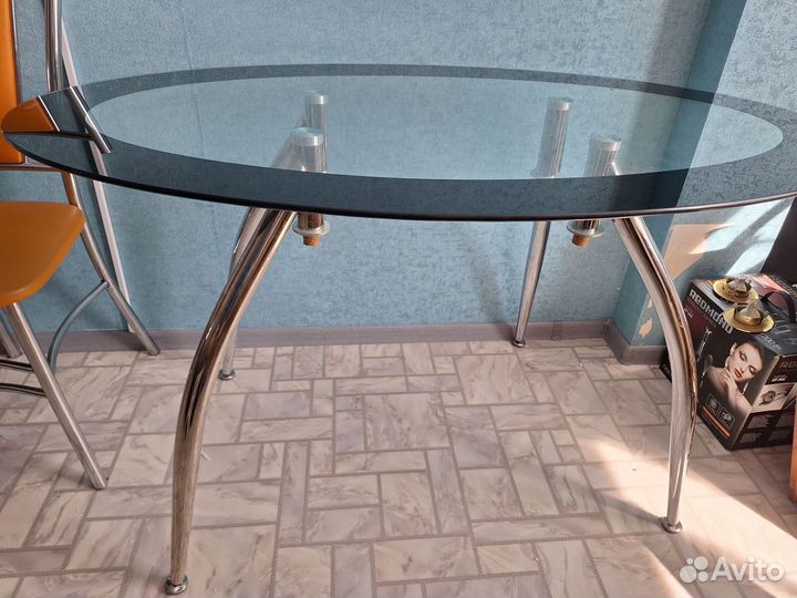 Кухонный стол