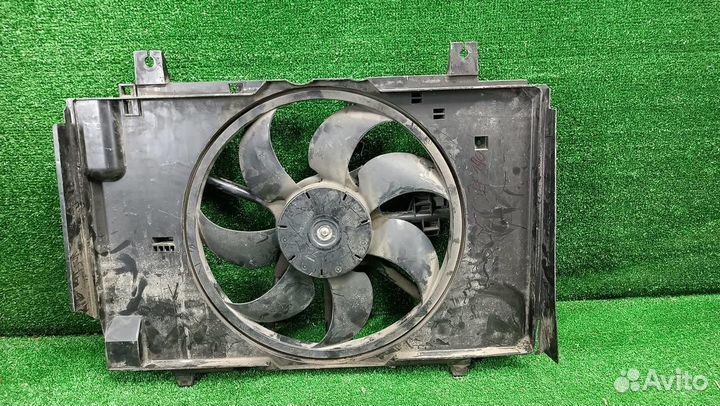 Вентилятор радиатора в сборе с диффузором Nissan Juke