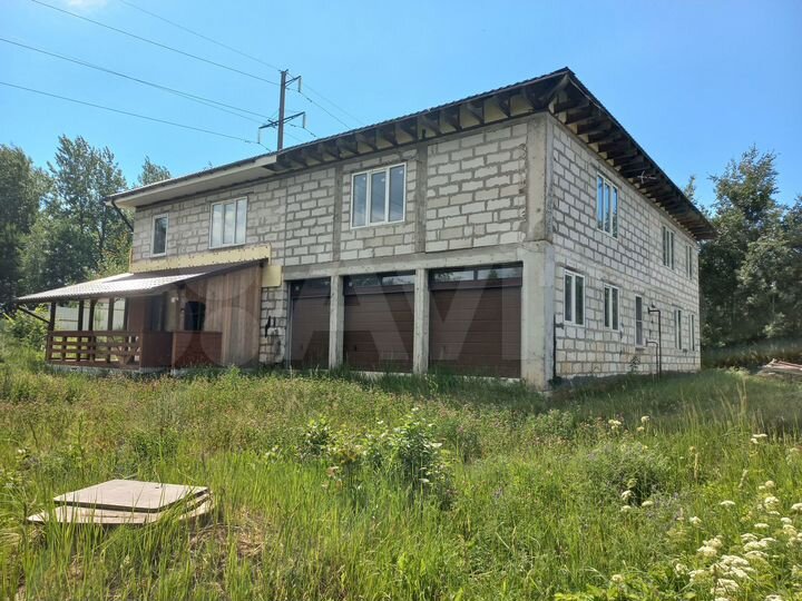 Коттедж 436 м² на участке 12 сот.