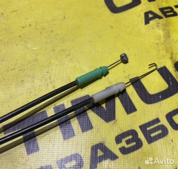 Замок задней левой двери Toyota Corolla E120