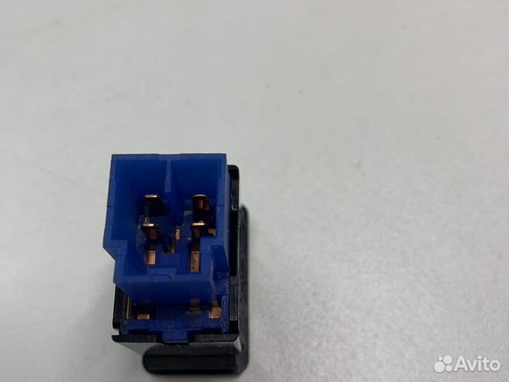 Кнопка обогрева сидений Subaru Forester SG