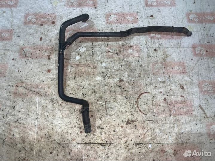 Патрубок системы охлаждения Audi A6 C6 BDW 2005