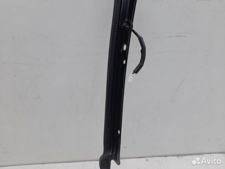 Датчик защемления задний правый Toyota Land