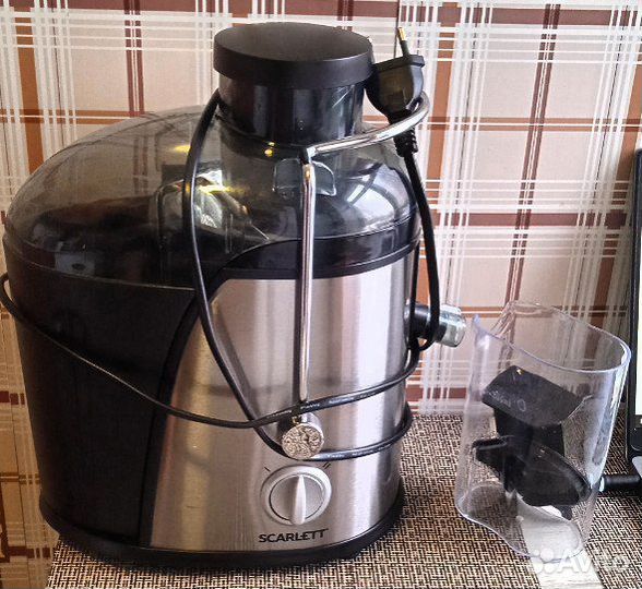 Соковыжималка центробежная Scarlett SC-JE50S13