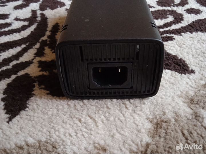 Два блока питания для Xbox 360