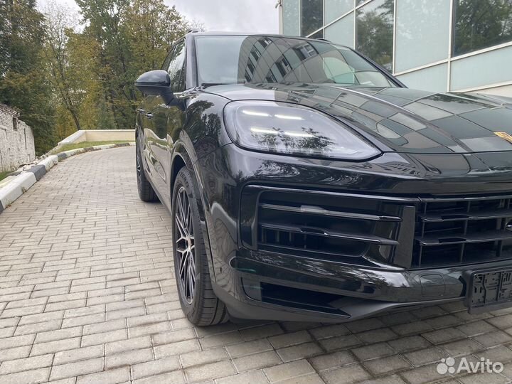 Porsche Cayenne 3.0 AT, 2023, 60 км