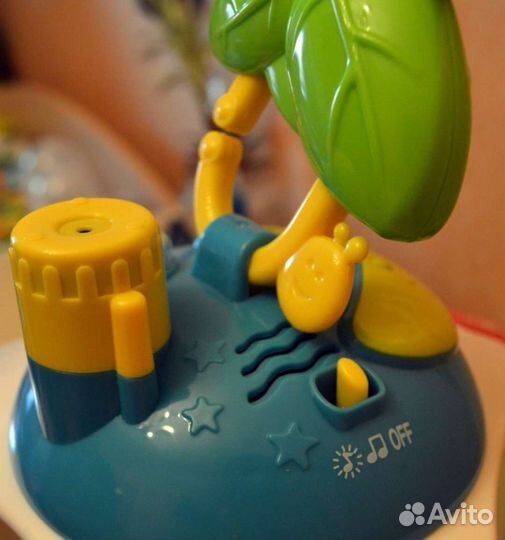 Музыкальный мобиль на кроватку