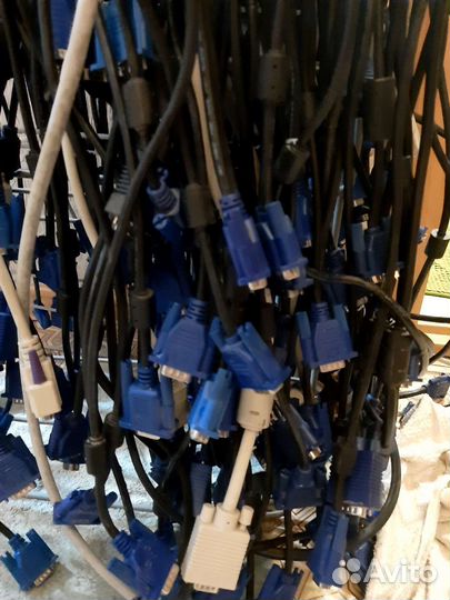 150 VGA кабелей для монитора