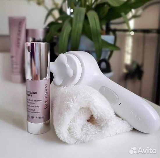 Щеточка массажер Mary kay