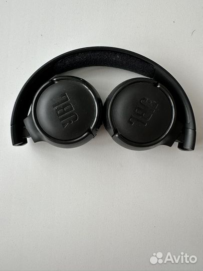 Беспроводные наушники JBL 590 tune