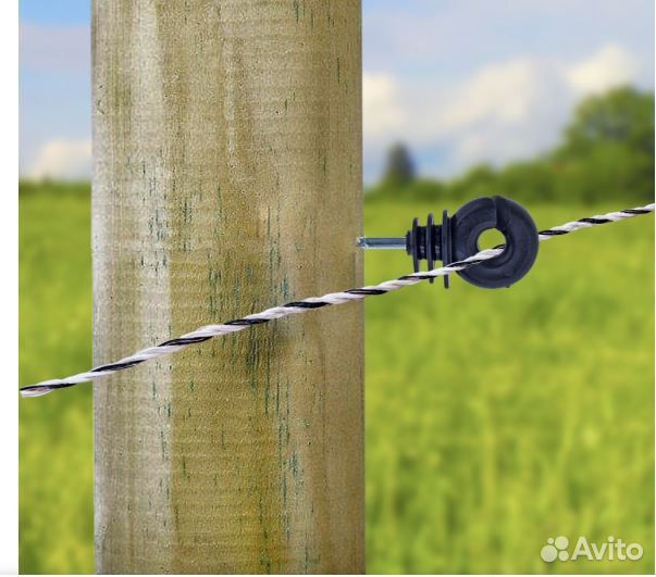 Изолятор для электропастуха с саморезом по дереву